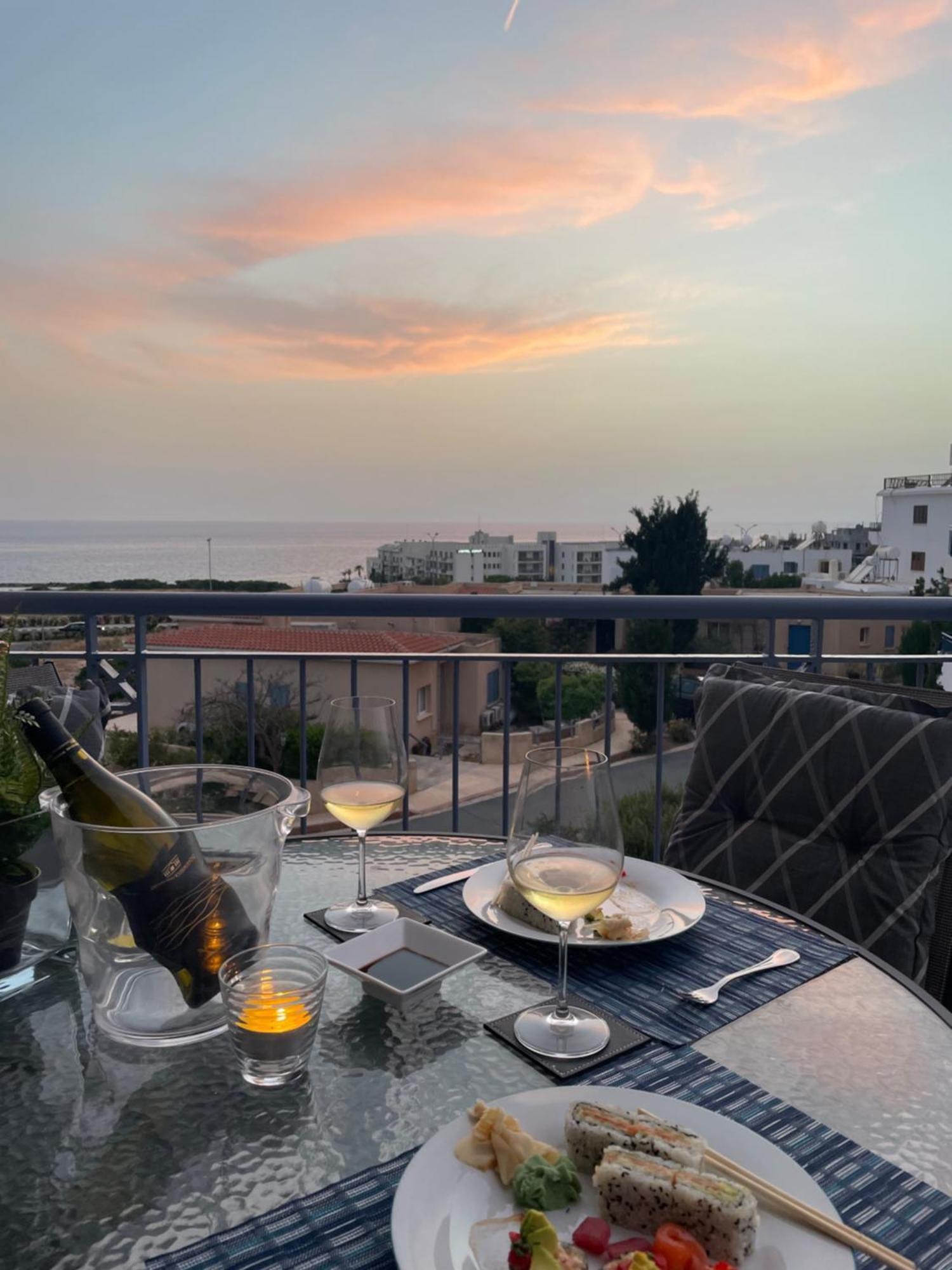 Direct Sea View & Quality Bed - Kings Palace 1 Bed Paphos Extérieur photo